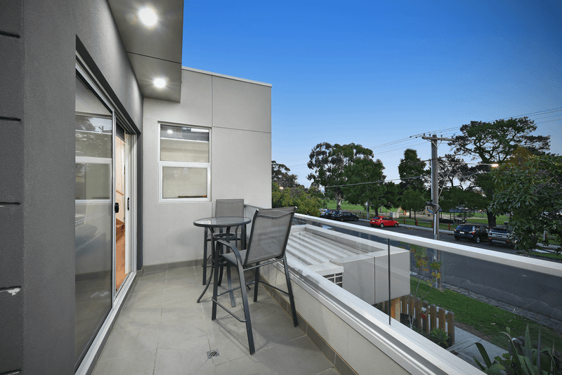 1/82 Richardson Street, ESSENDON, VIC 3040