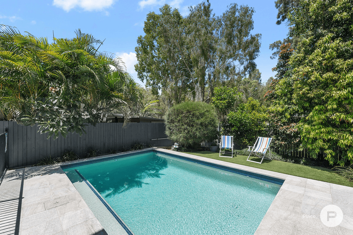 25 Hector Road, Holland Park, QLD 4121