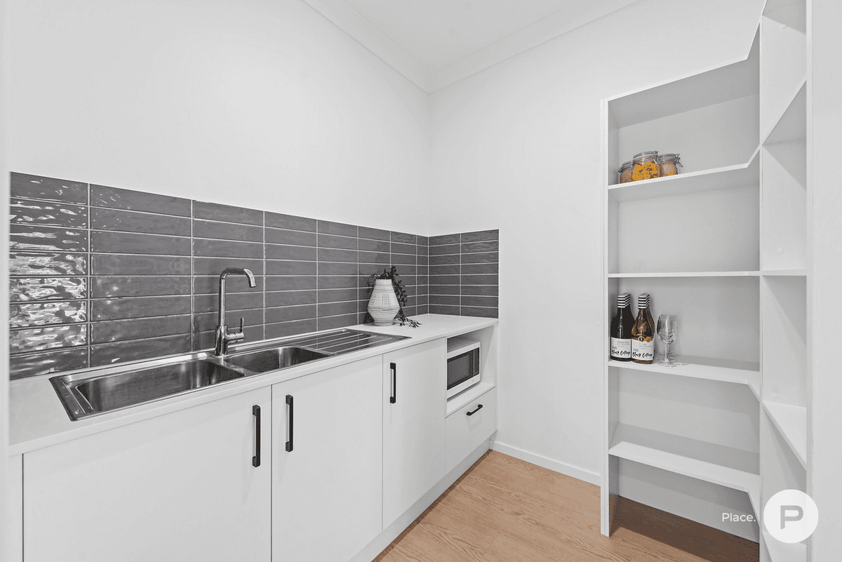 25 Hector Road, Holland Park, QLD 4121