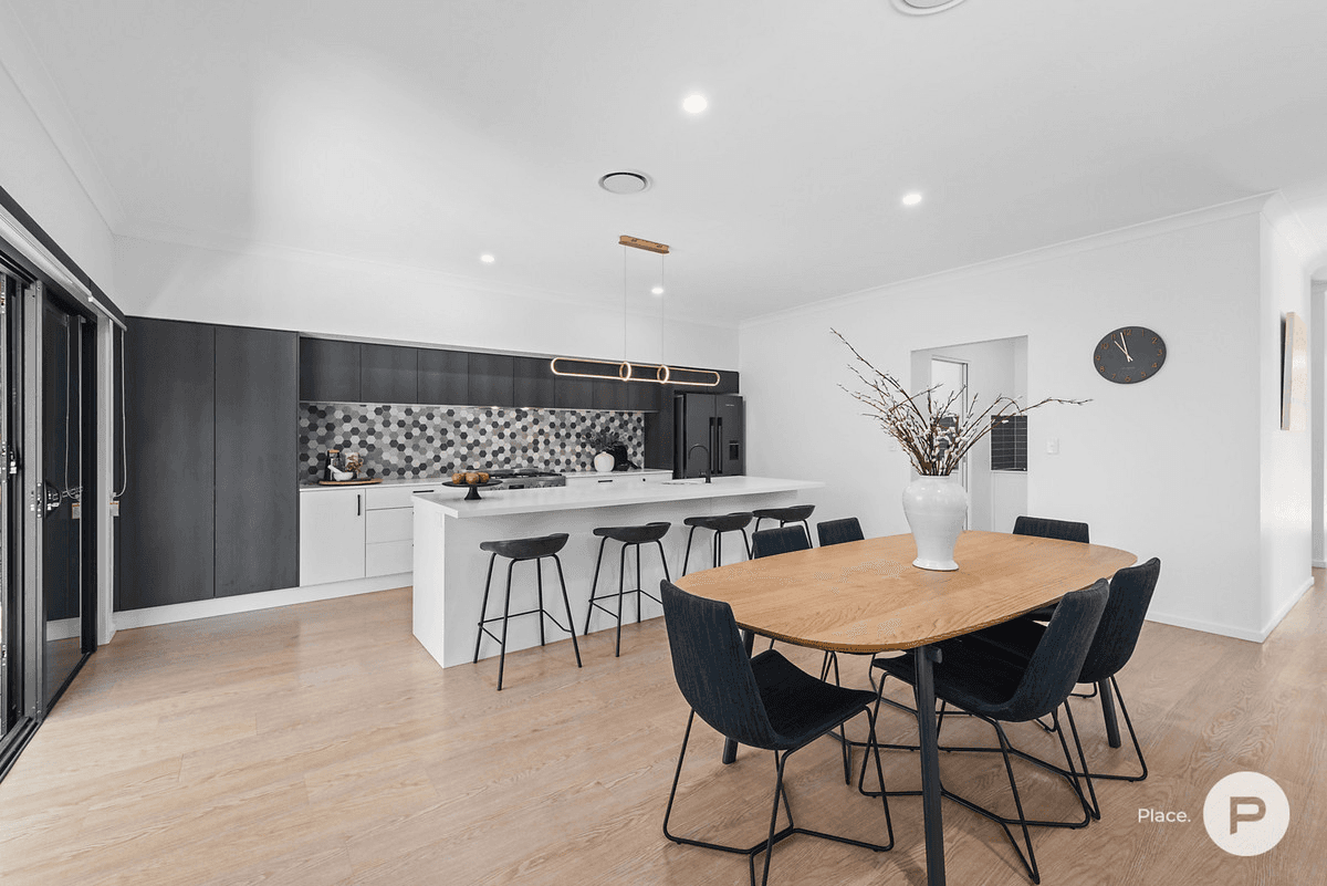 25 Hector Road, Holland Park, QLD 4121