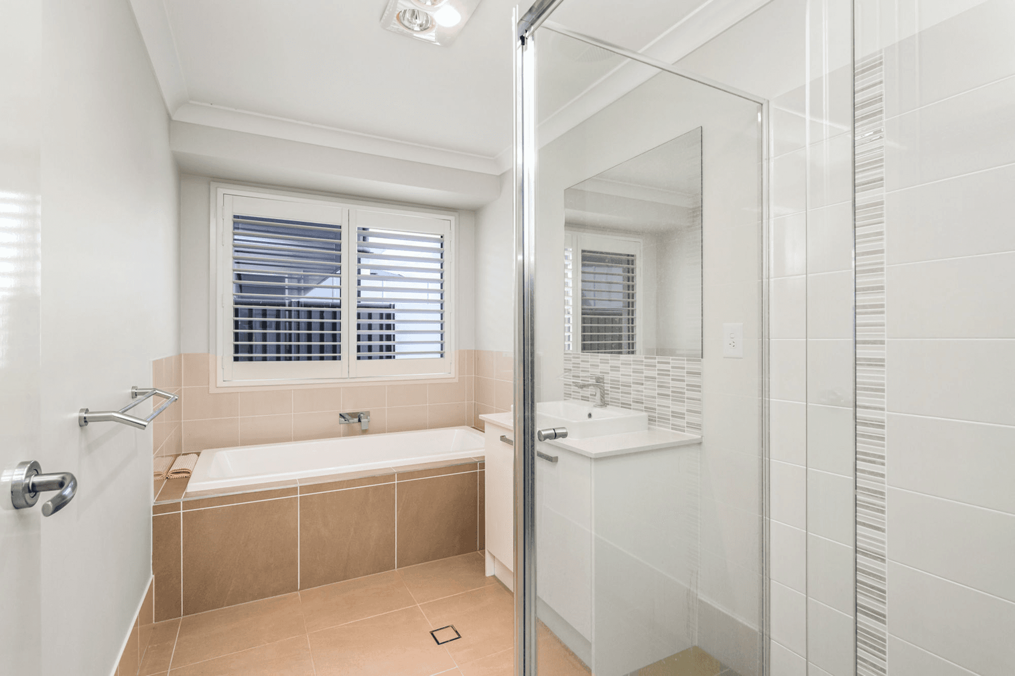37 The Passage, PELICAN WATERS, QLD 4551