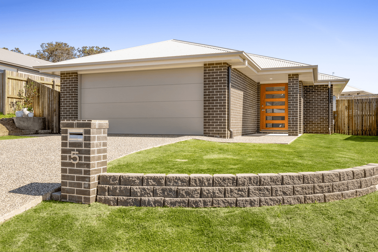 5 Wolff Street, COTSWOLD HILLS, QLD 4350