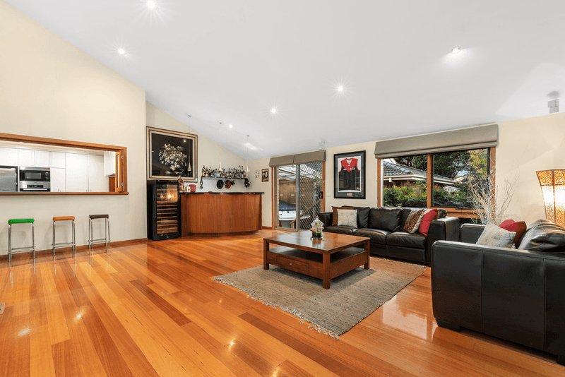 6 Reita Avenue, WANTIRNA SOUTH, VIC 3152