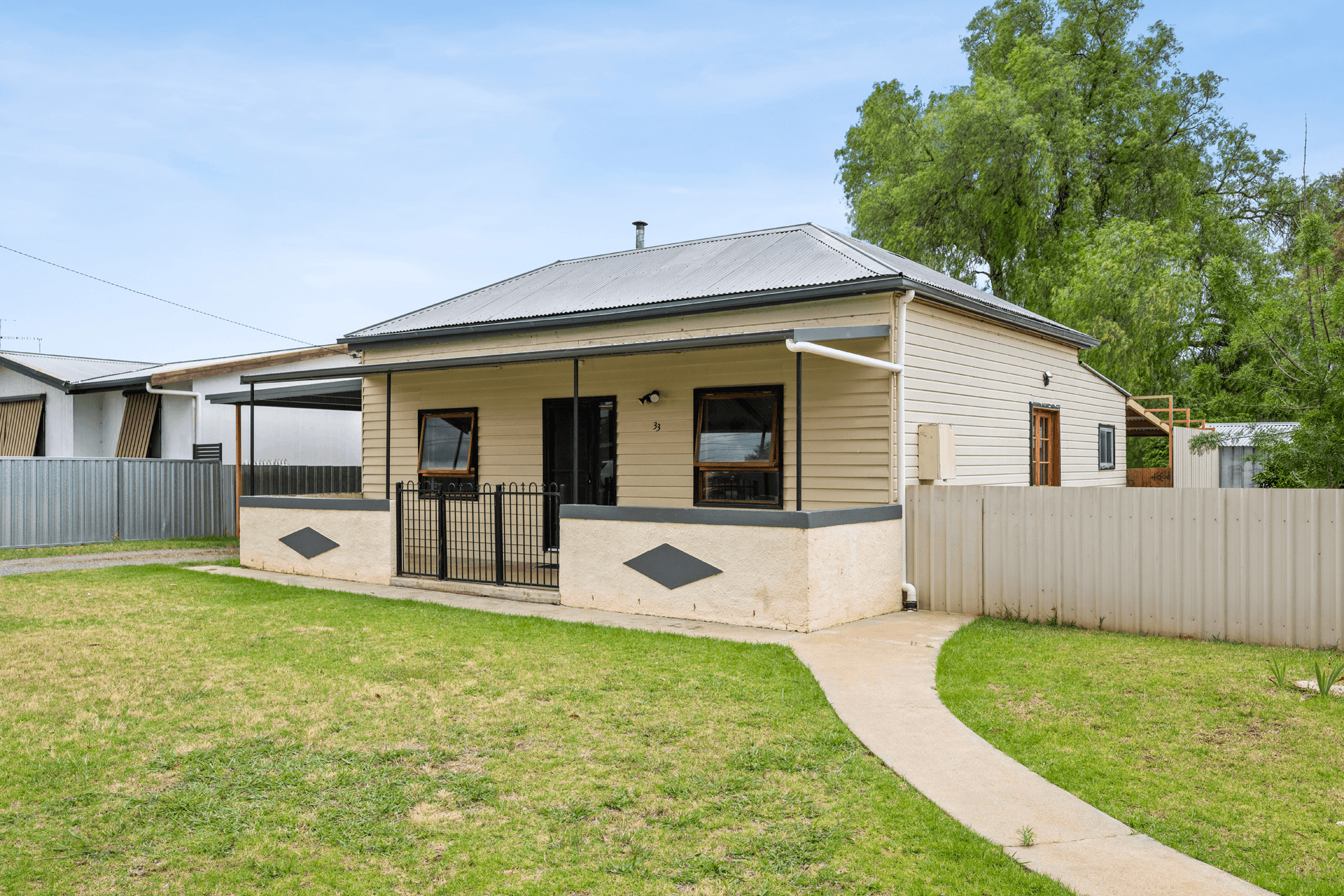 33 Ramsay Street, Corowa, NSW 2646