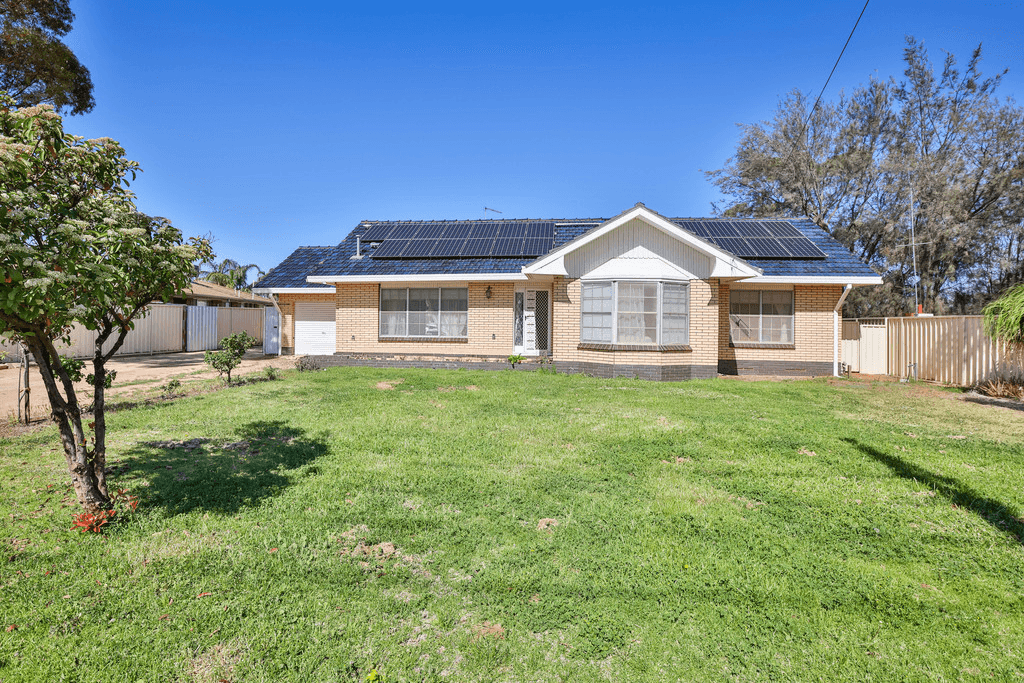 574 DEAKIN Avenue, MILDURA, VIC 3500