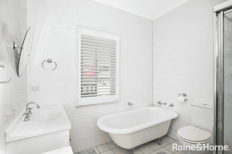 8 Waite Street, MOSS VALE, NSW 2577