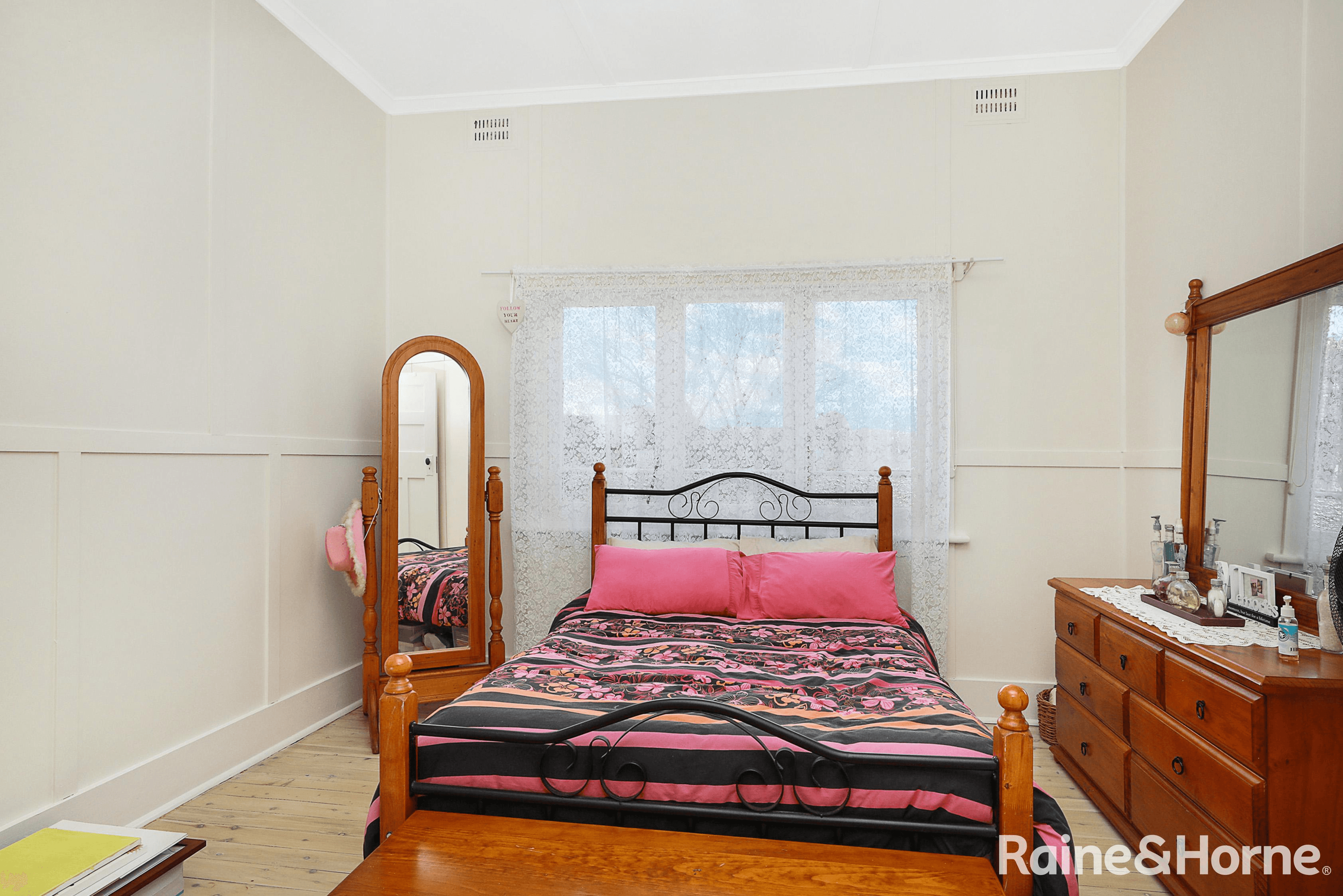 8 Waite Street, MOSS VALE, NSW 2577