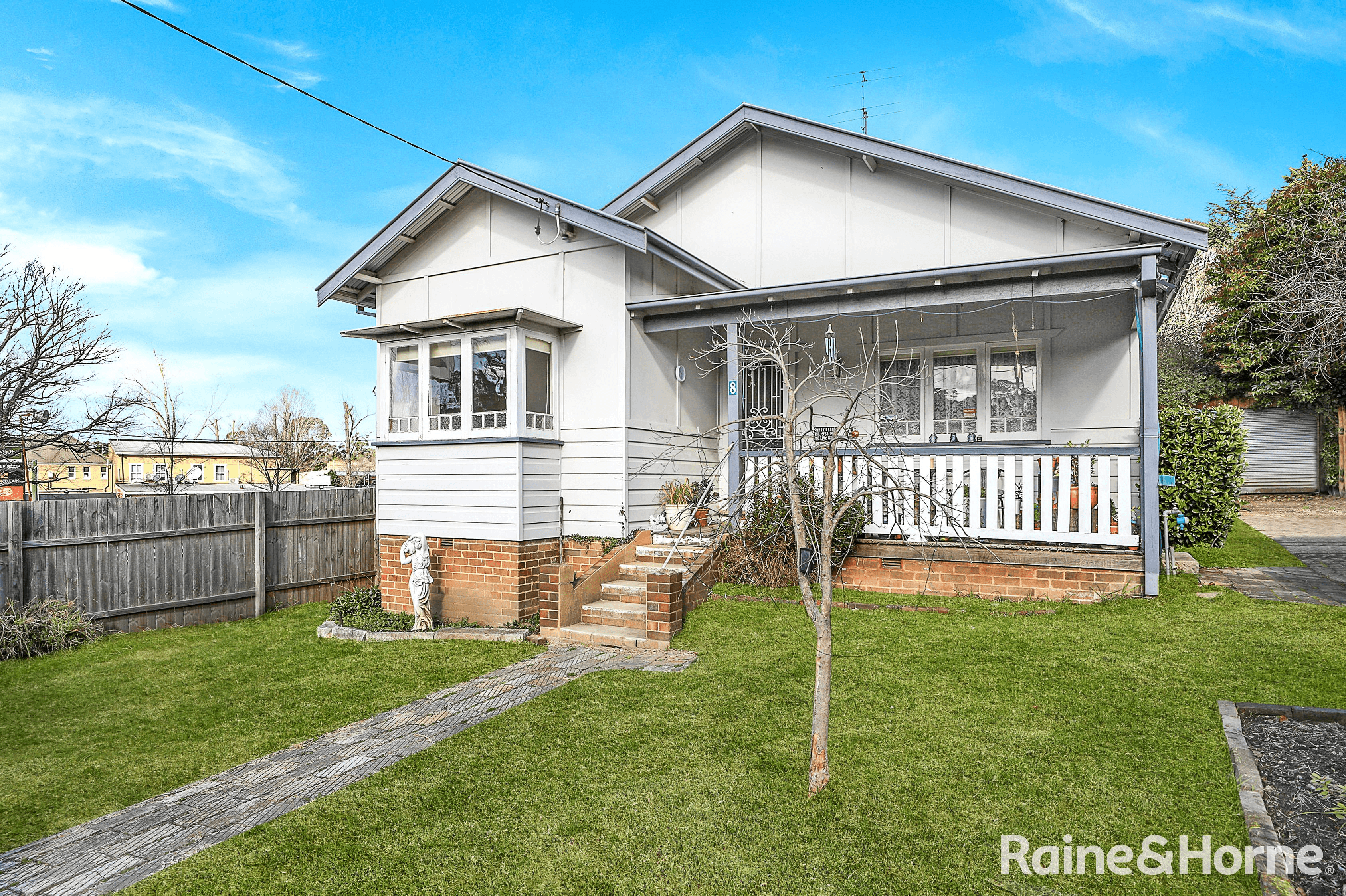 8 Waite Street, MOSS VALE, NSW 2577