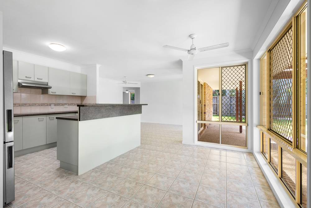 7 Meandersea Court, MOUNTAIN CREEK, QLD 4557