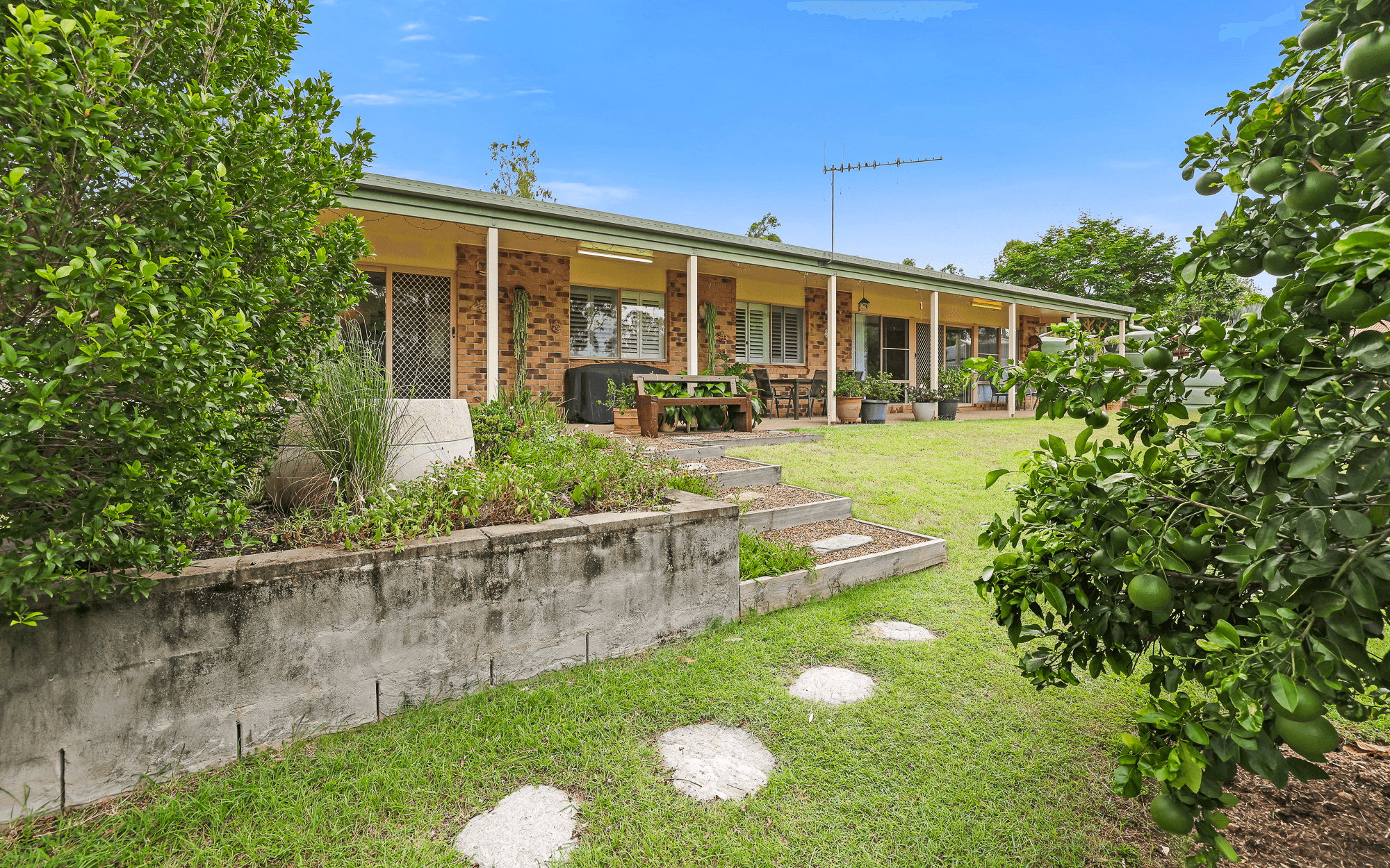 2 Wallaby Court, SOUTH KOLAN, QLD 4670