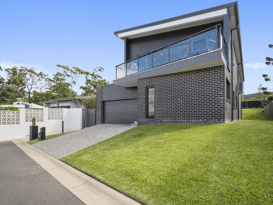 4 Pelican Close, SAPPHIRE BEACH, NSW 2450