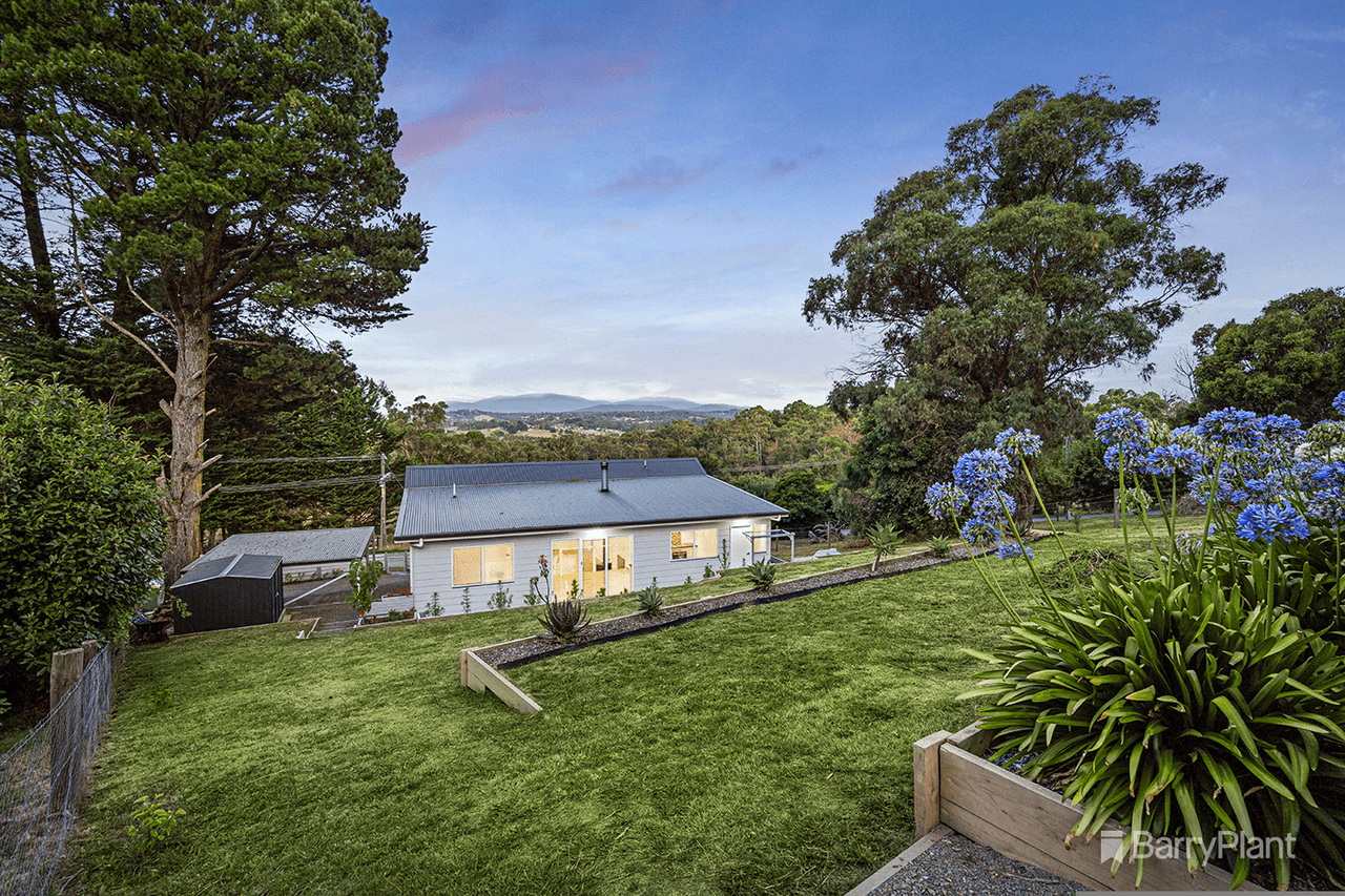 16 Bridgewater Road, Seville East, VIC 3139