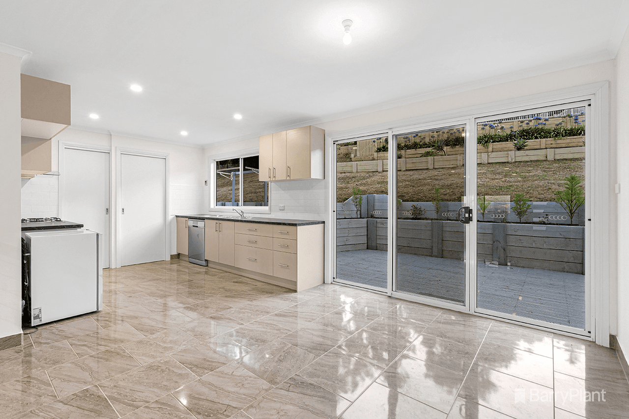 16 Bridgewater Road, Seville East, VIC 3139