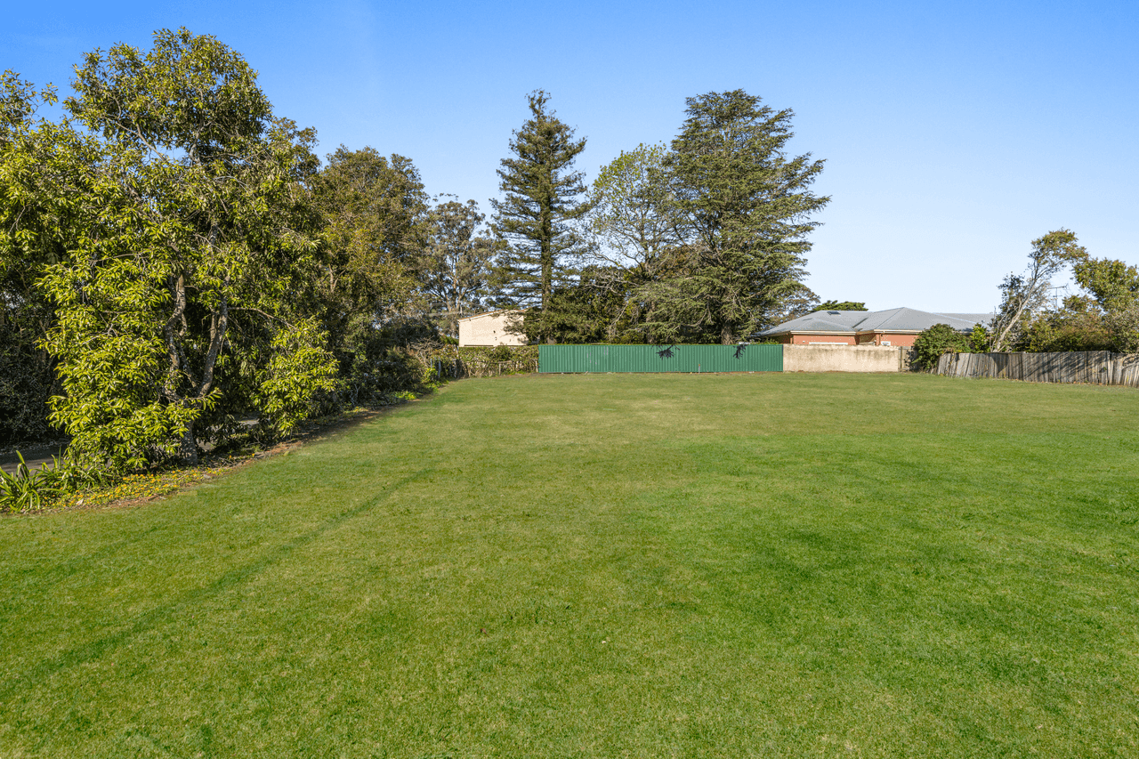 10 Simla St, MOUNT LOFTY, QLD 4350