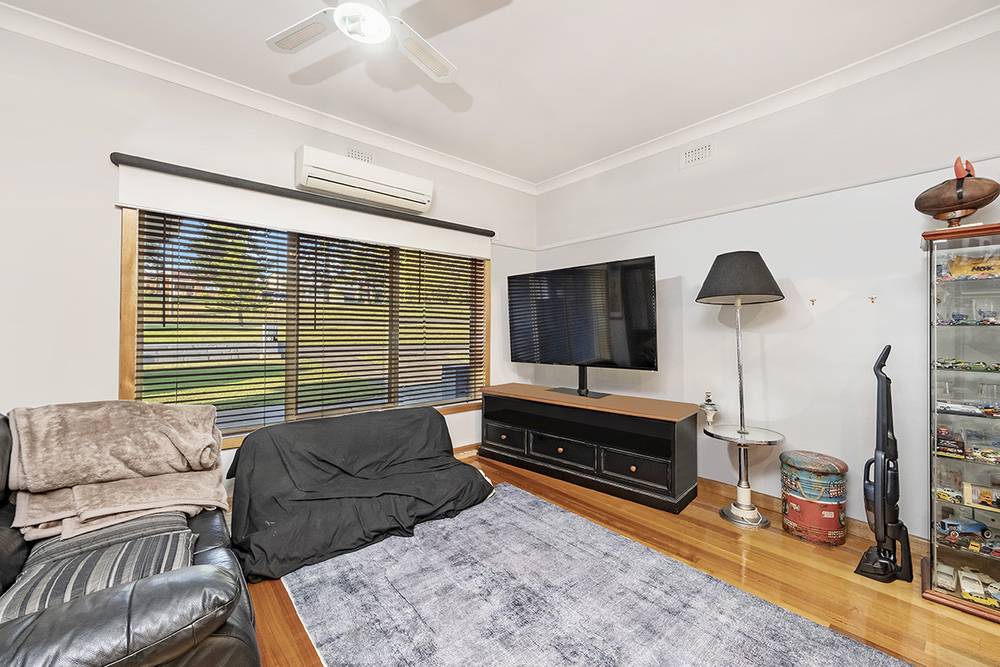 17 Lyndoch Avenue, WARRNAMBOOL, VIC 3280