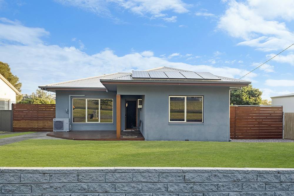 17 Lyndoch Avenue, WARRNAMBOOL, VIC 3280