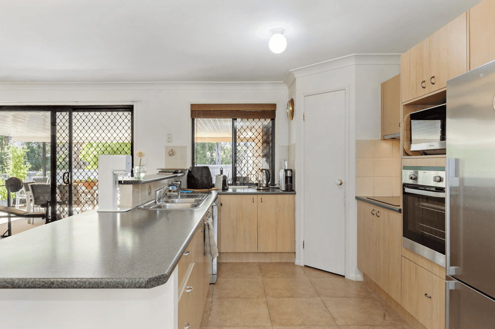 24 Brookvale Drive, VICTORIA POINT, QLD 4165