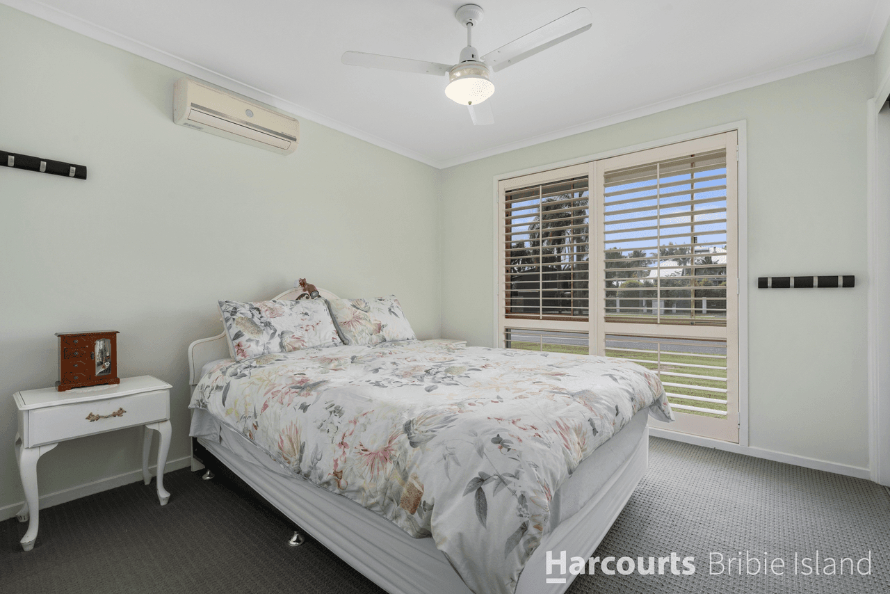 84 Bestmann Rd East, SANDSTONE POINT, QLD 4511