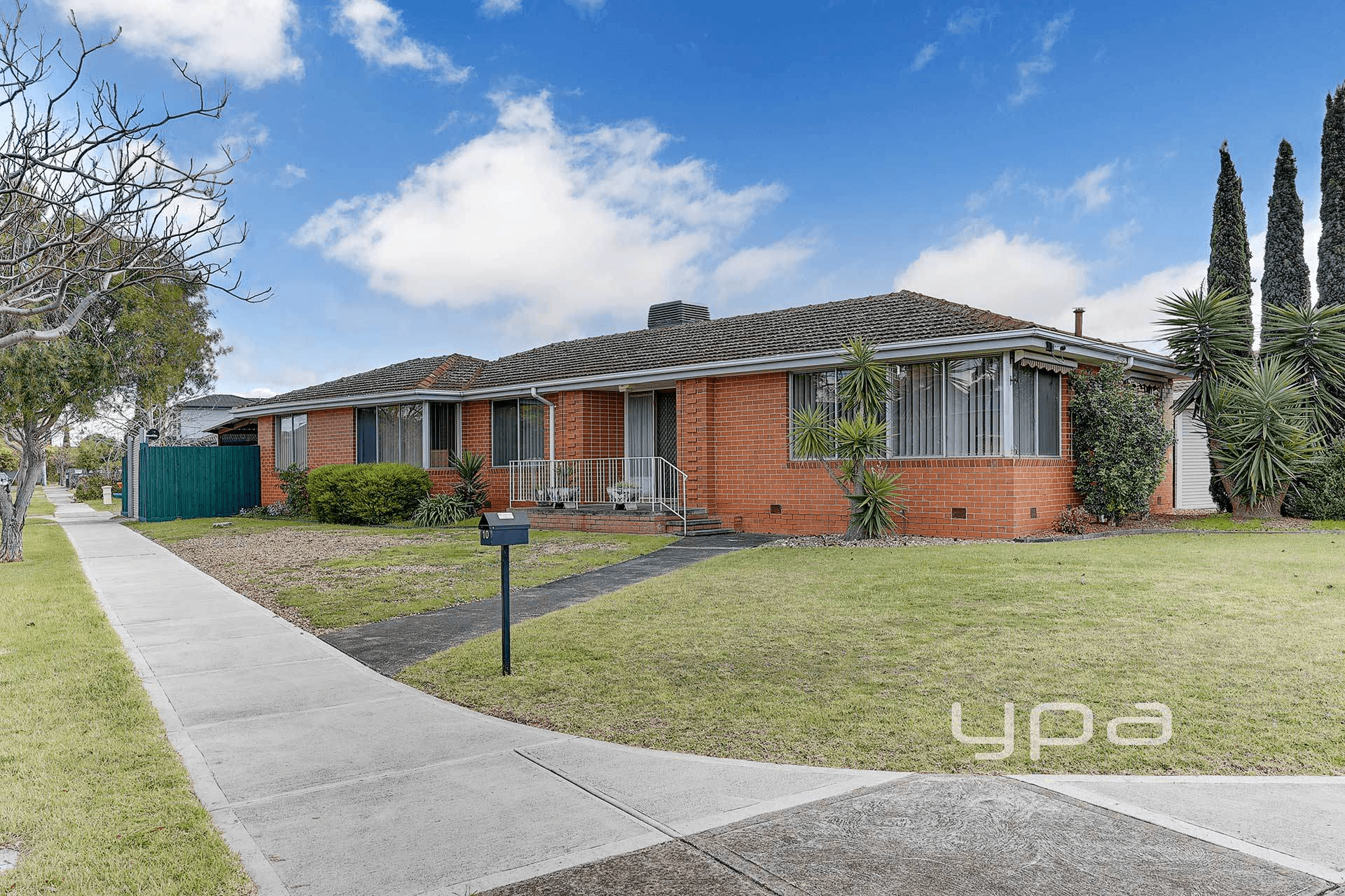 10 Elmhurst Road, Gladstone Park, VIC 3043