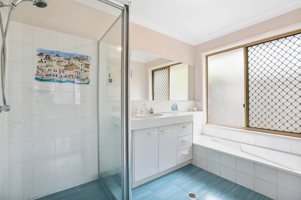 11 Bribie Place, FOREST LAKE, QLD 4078