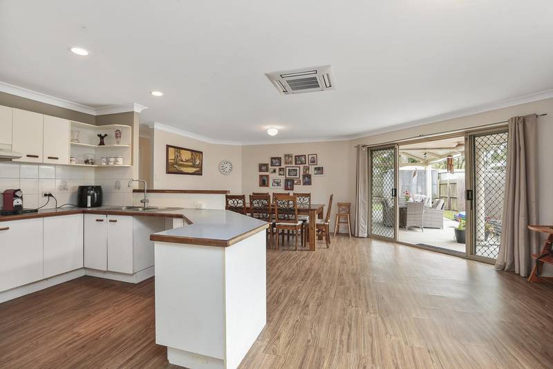 11 Bribie Place, FOREST LAKE, QLD 4078