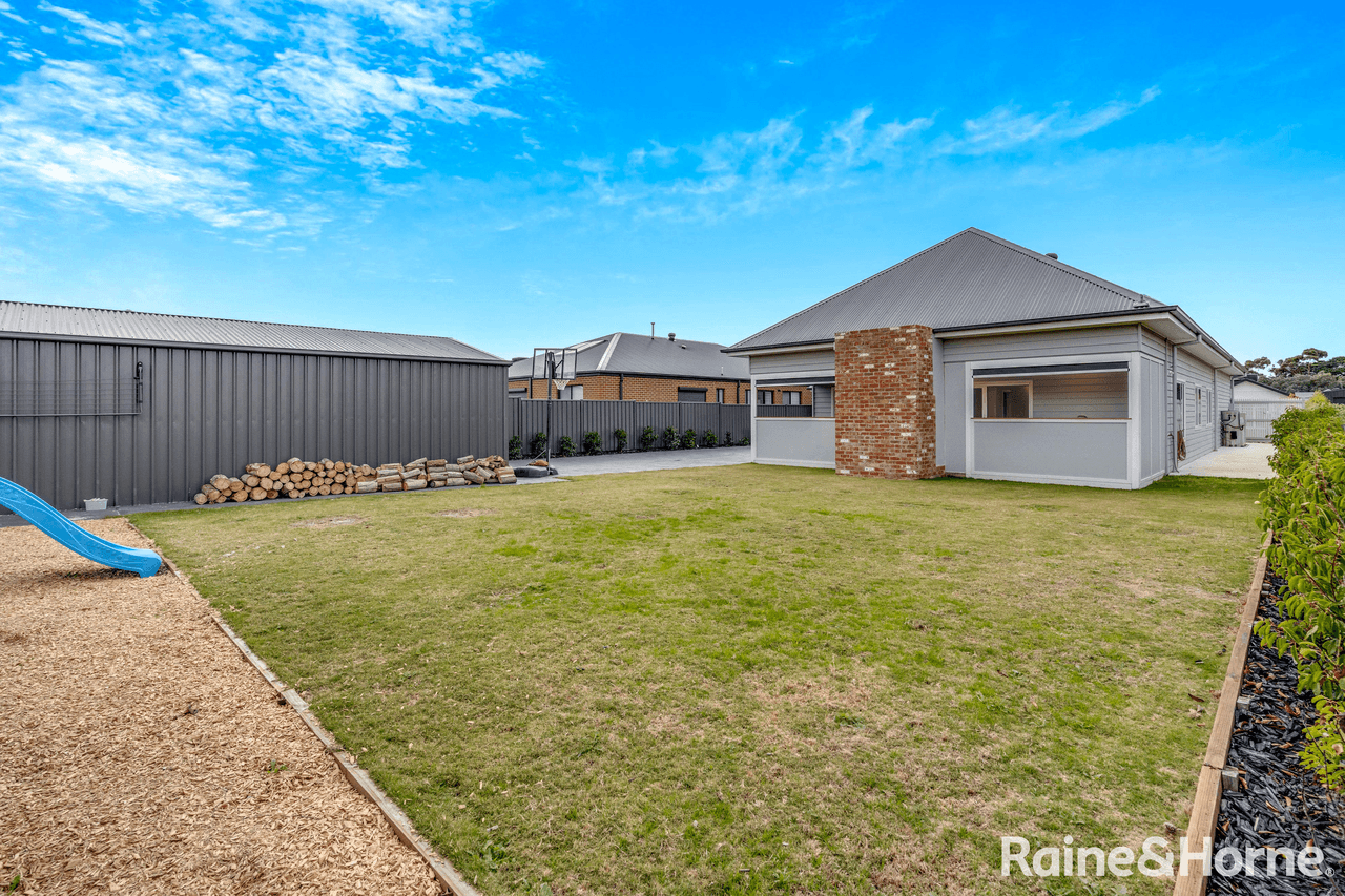 16 Wattle Grove, RIDDELLS CREEK, VIC 3431