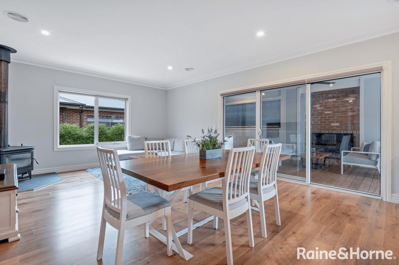 16 Wattle Grove, RIDDELLS CREEK, VIC 3431