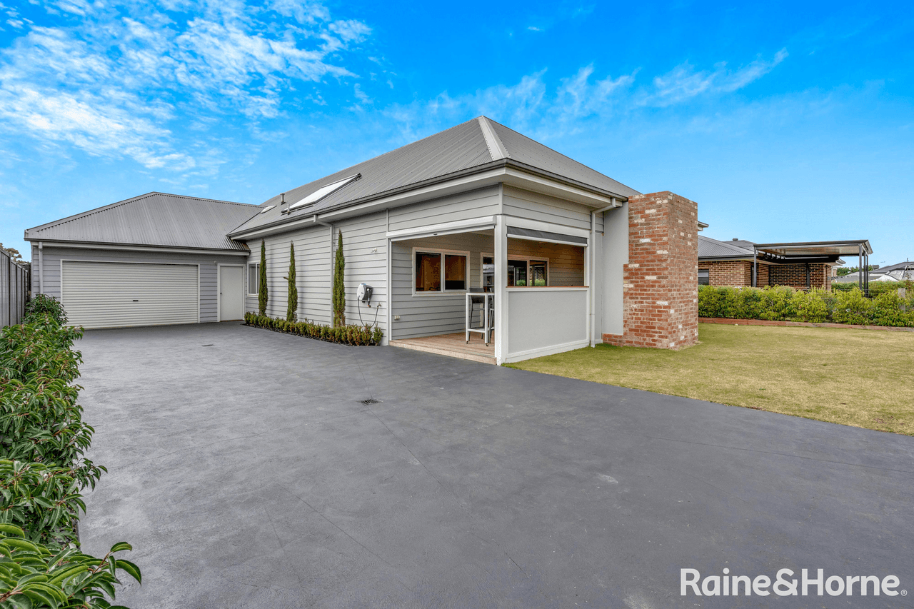 16 Wattle Grove, RIDDELLS CREEK, VIC 3431