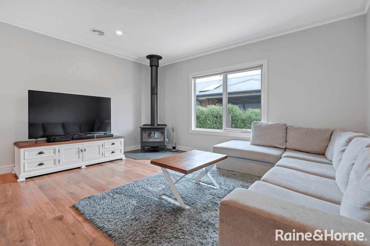 16 Wattle Grove, RIDDELLS CREEK, VIC 3431