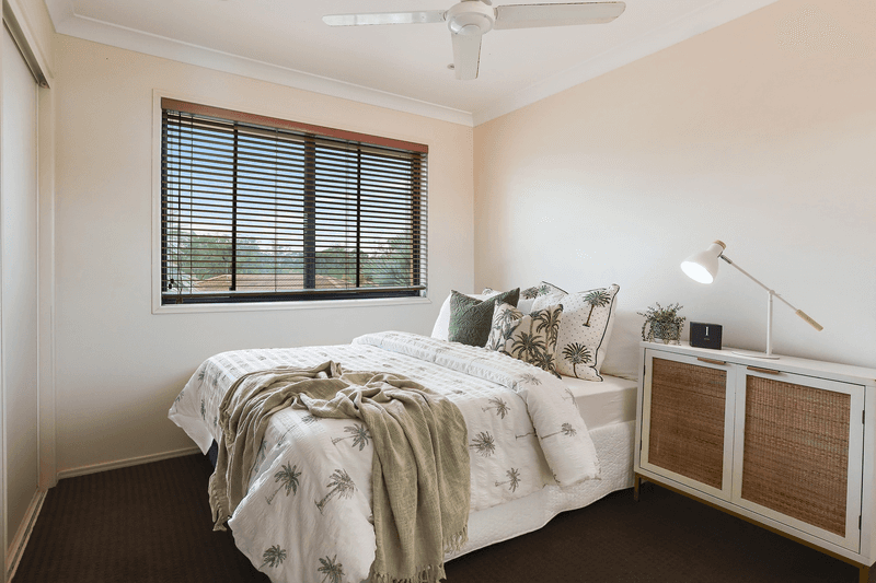 49 Crestwood Drive, MOLENDINAR, QLD 4214