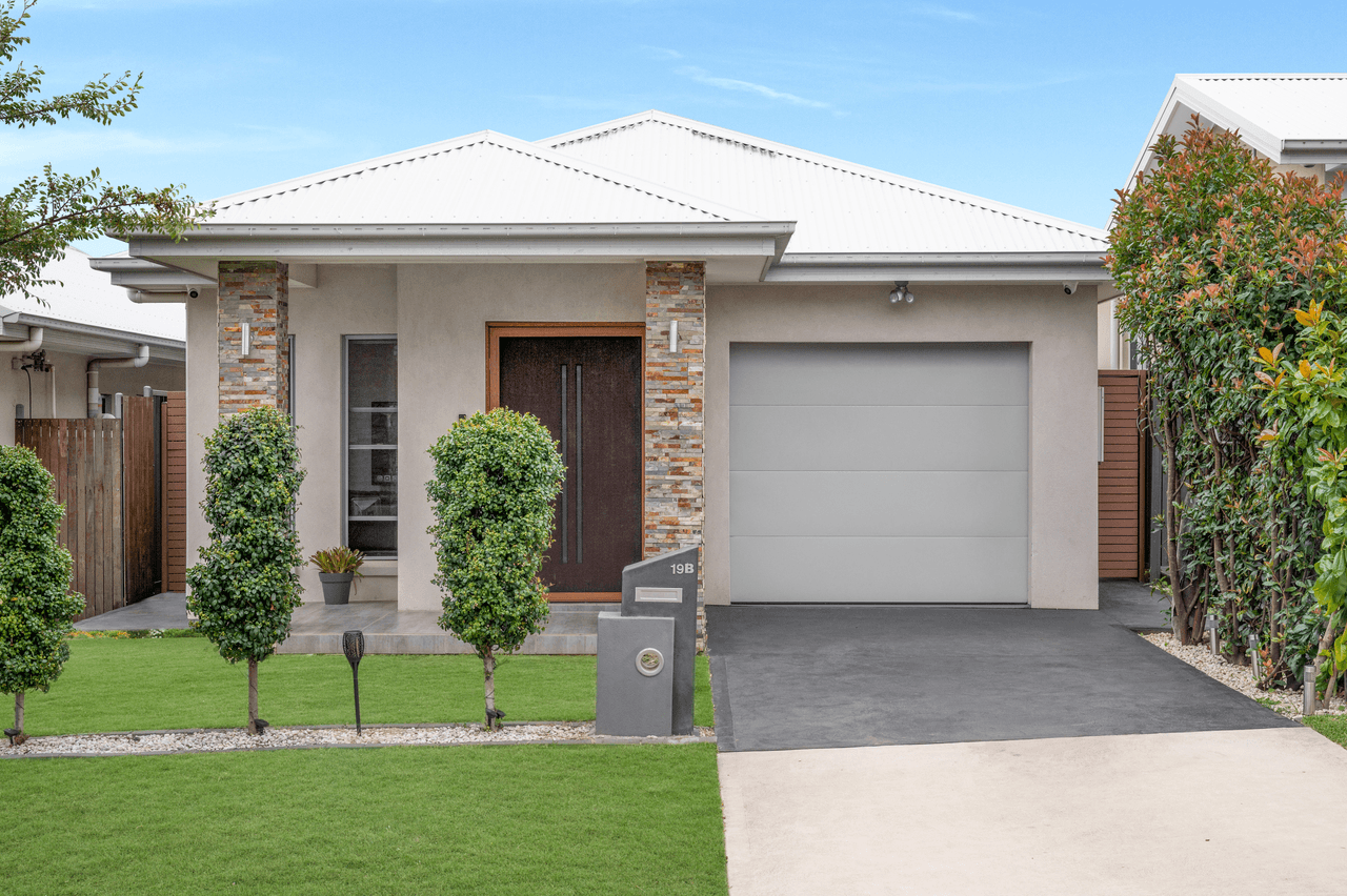 19b Lawler Drive, ORAN PARK, NSW 2570