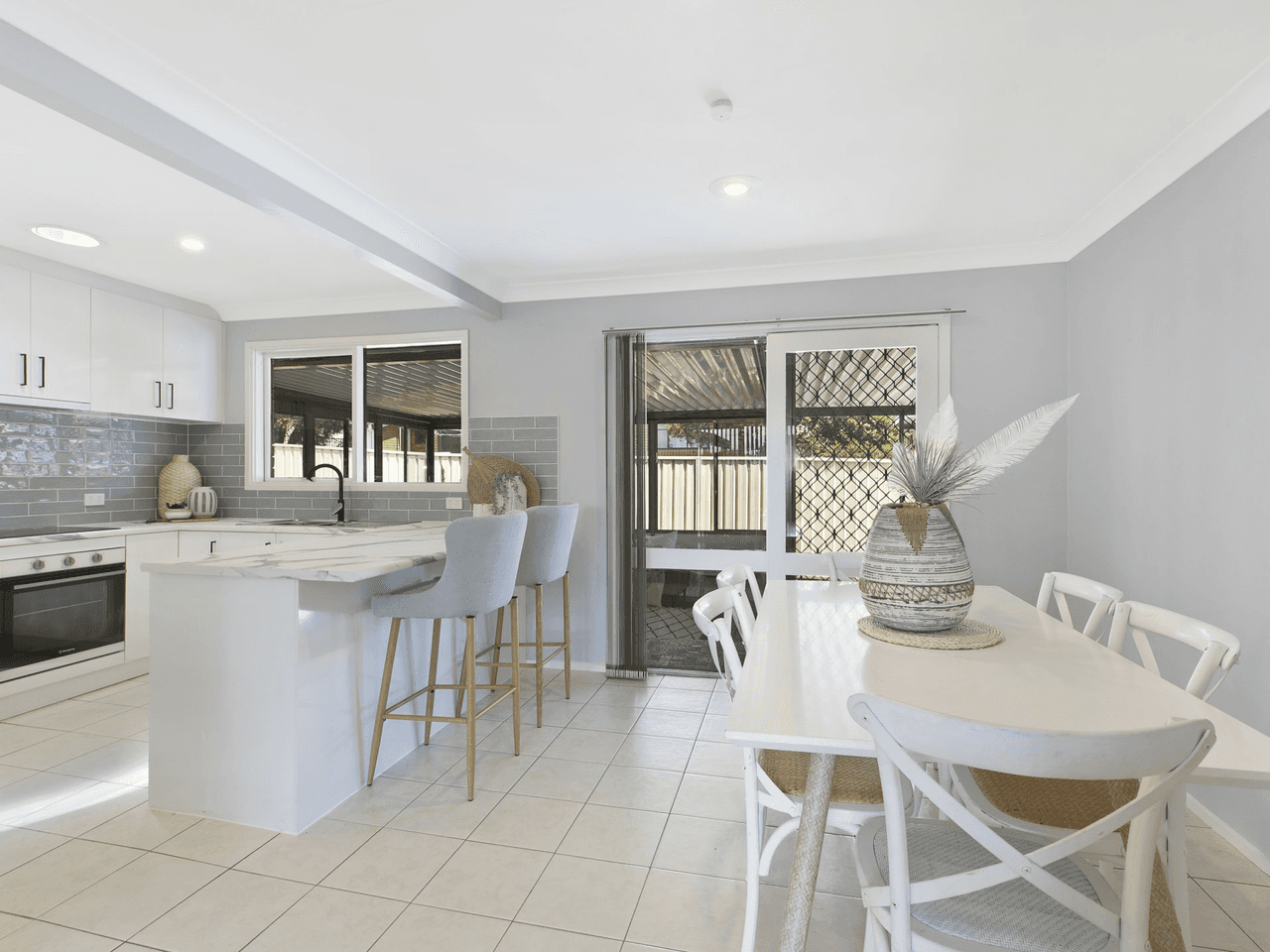 9 Esther Close, GOROKAN, NSW 2263