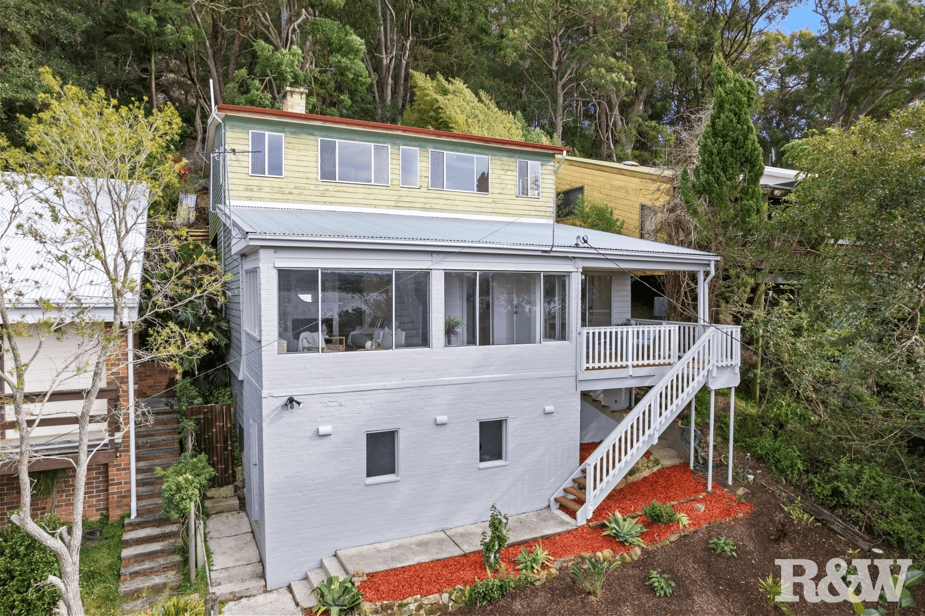 23 Hughes Street, Point Clare, NSW 2250