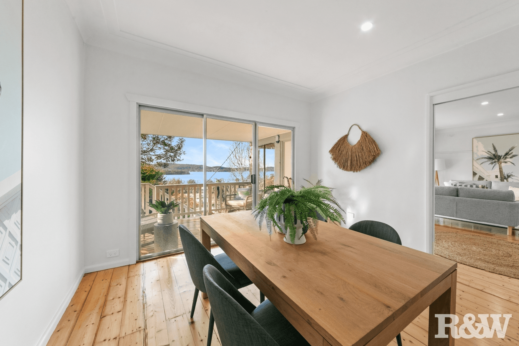 23 Hughes Street, Point Clare, NSW 2250