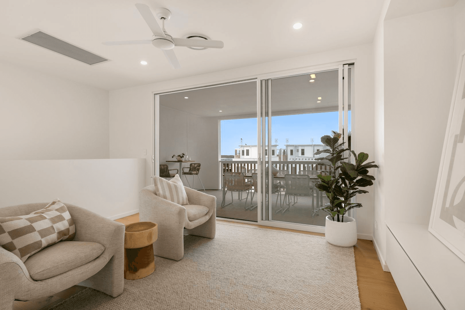 2/31 Madang Crescent, RUNAWAY BAY, QLD 4216