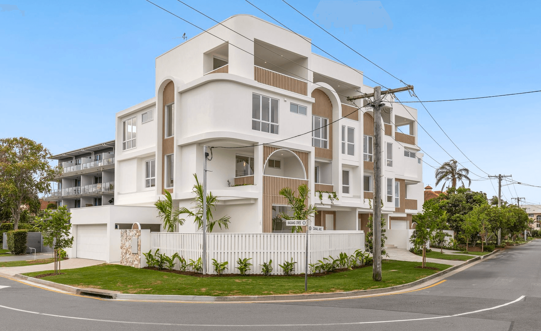 2/31 Madang Crescent, RUNAWAY BAY, QLD 4216