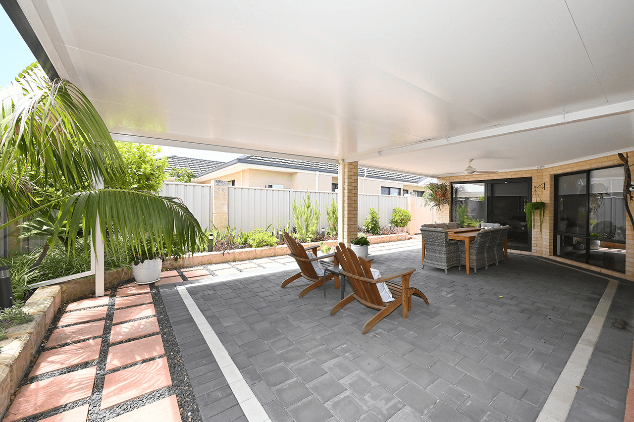 15 Masthead Close, Jindalee, WA 6036