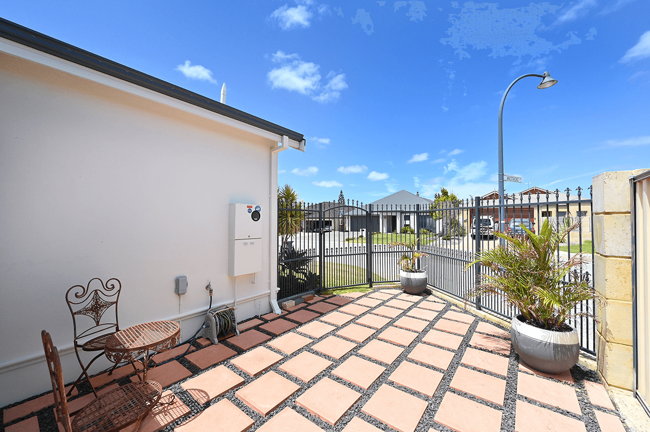 15 Masthead Close, Jindalee, WA 6036