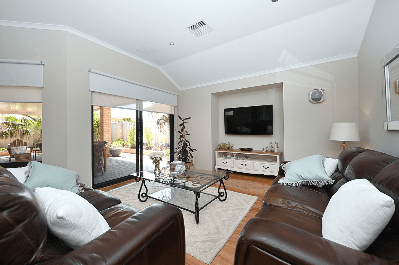 15 Masthead Close, Jindalee, WA 6036