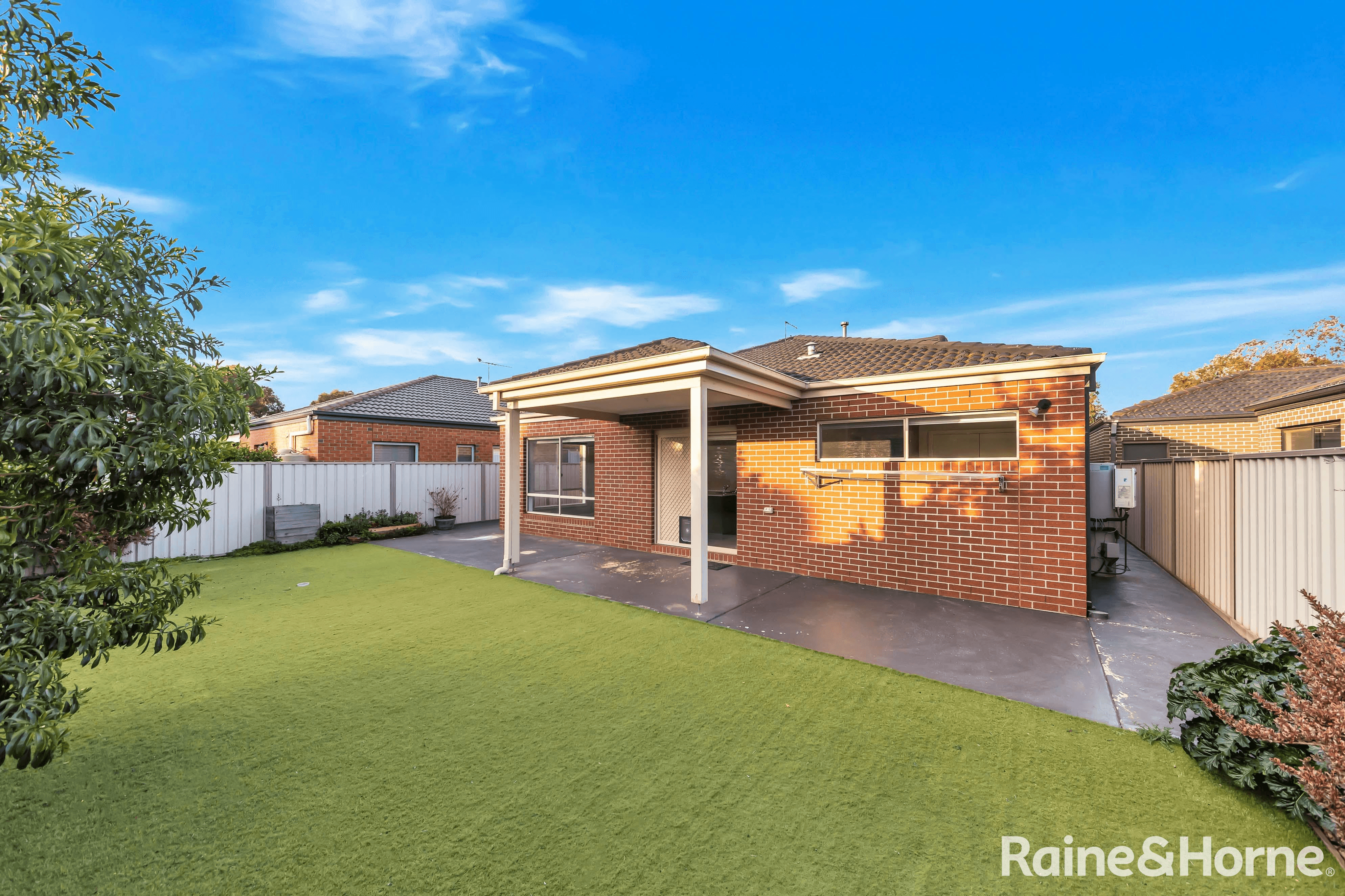 6 Robyn Street, BROOKFIELD, VIC 3338