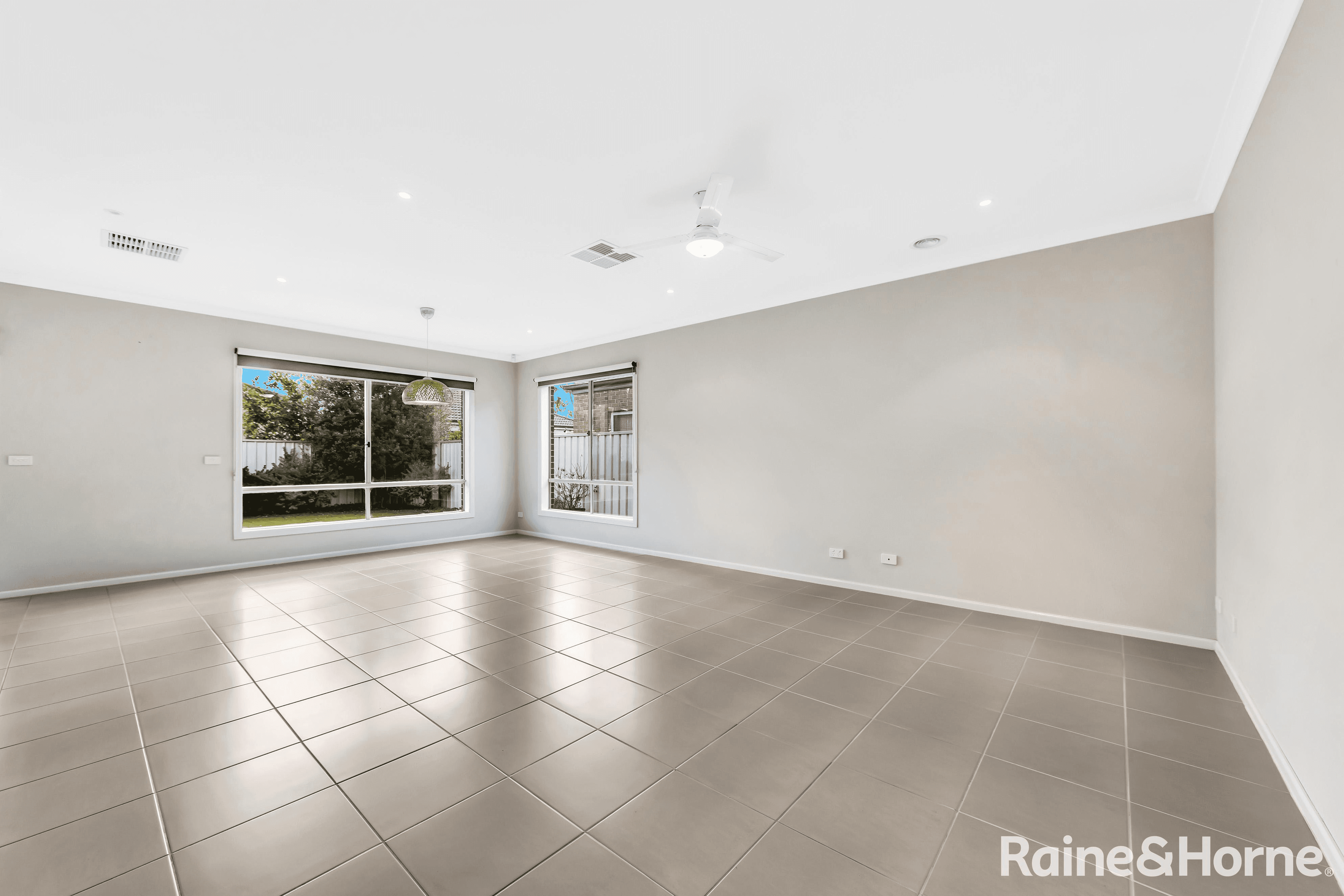 6 Robyn Street, BROOKFIELD, VIC 3338