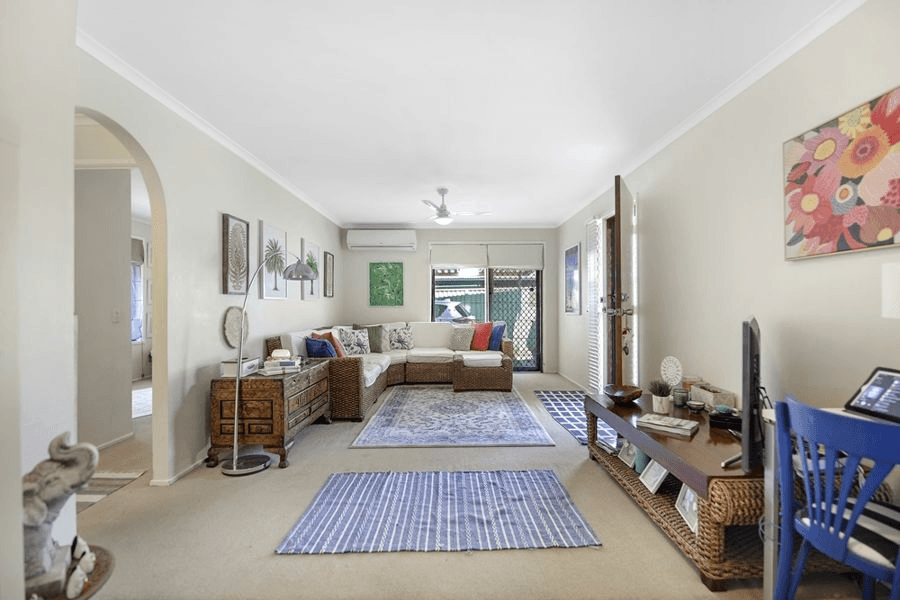 2/74 Botanical Drive, LABRADOR, QLD 4215