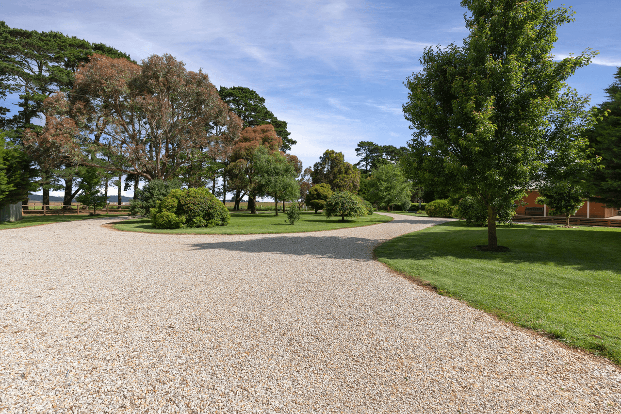 218 Grahams Road, LANCEFIELD, VIC 3435