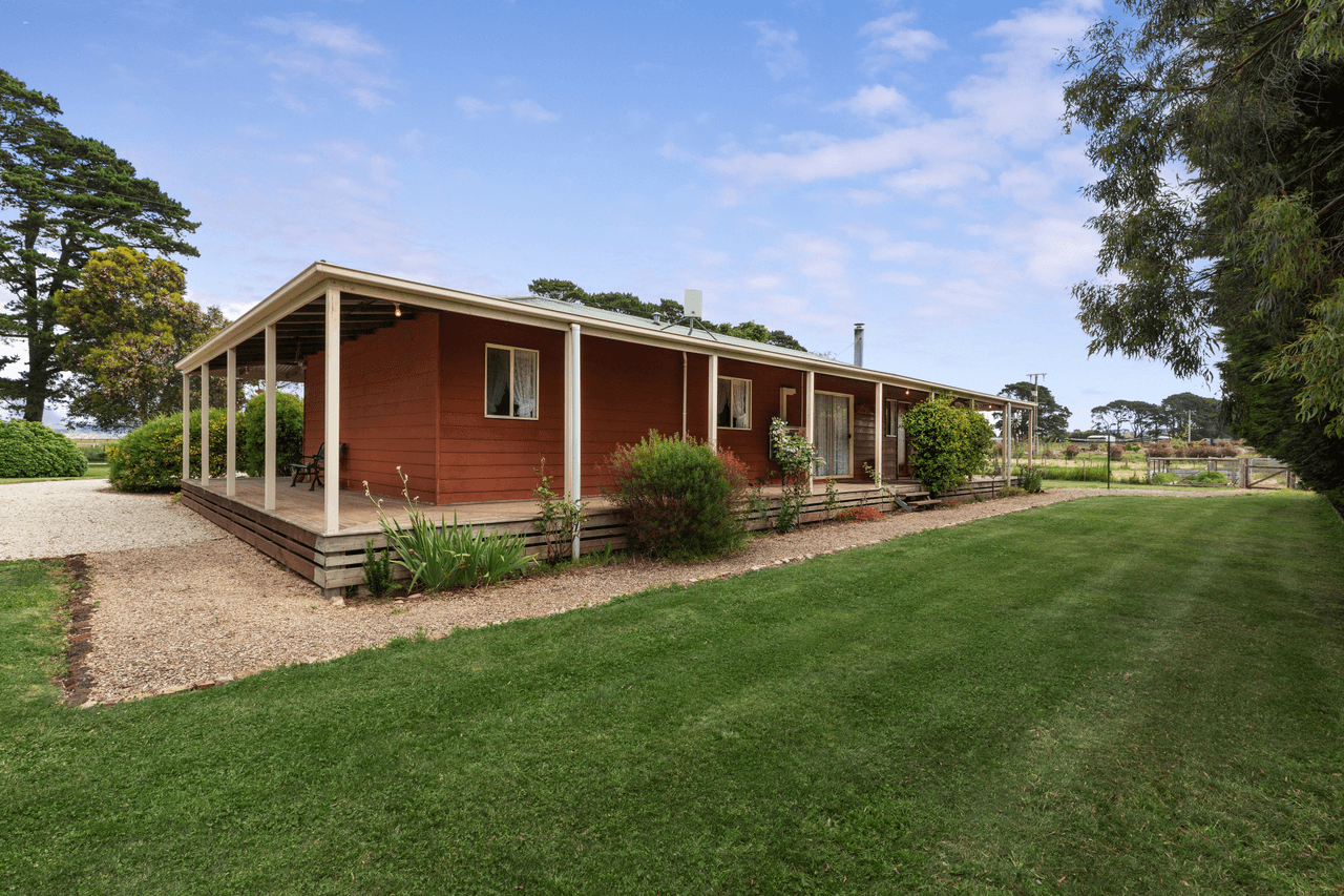 218 Grahams Road, LANCEFIELD, VIC 3435