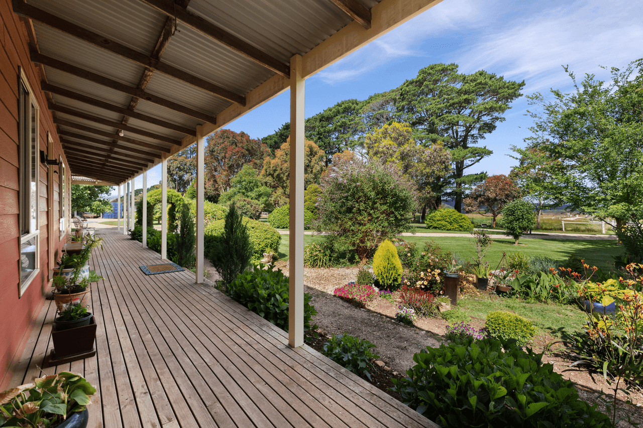 218 Grahams Road, LANCEFIELD, VIC 3435