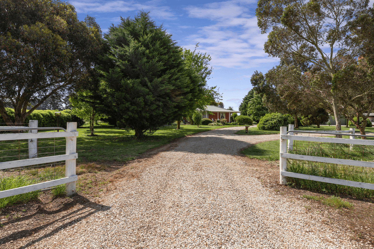 218 Grahams Road, LANCEFIELD, VIC 3435