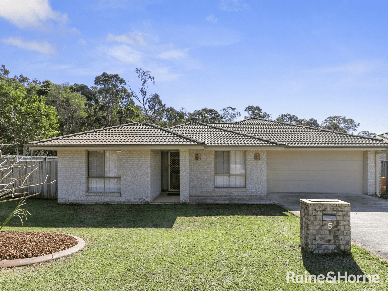 5 Mcconechy Drive, VICTORIA POINT, QLD 4165