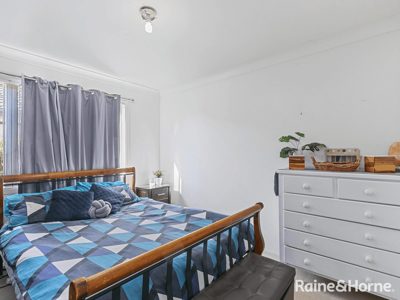 5 Mcconechy Drive, VICTORIA POINT, QLD 4165