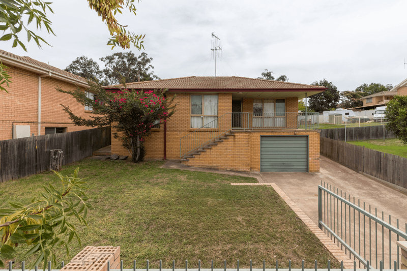 34 Cassidy St, Queanbeyan West, NSW 2620