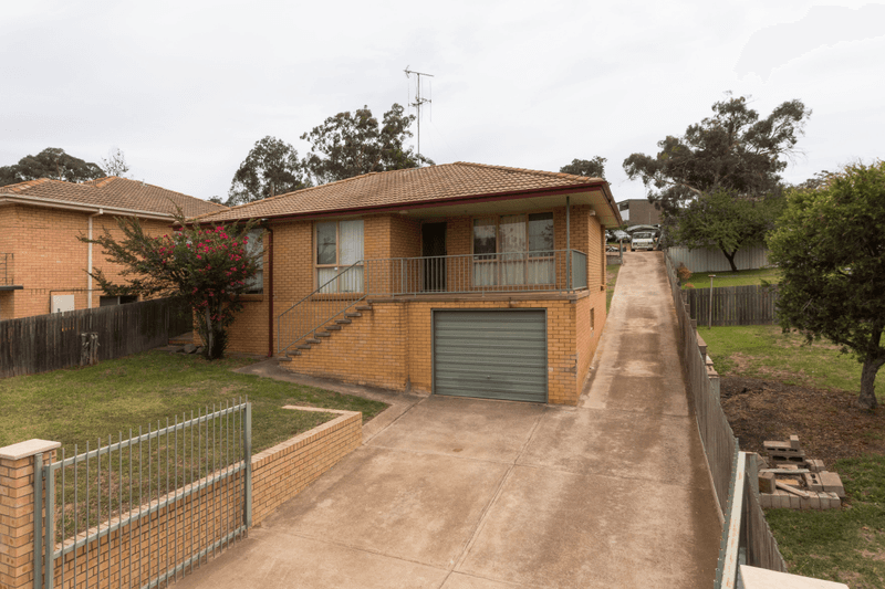 34 Cassidy St, Queanbeyan West, NSW 2620